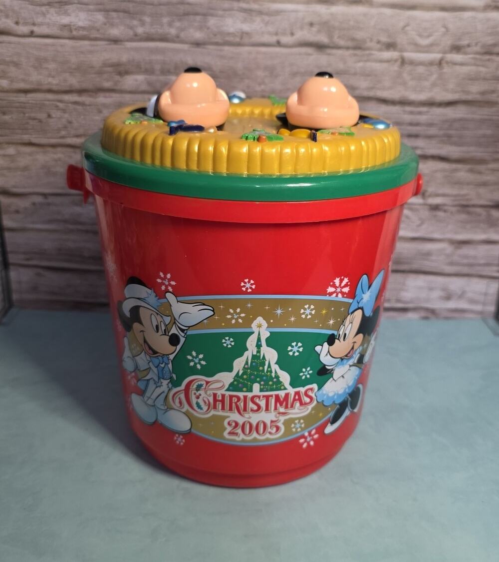 Tokyo Disneyland 2005 Mickey and Friends Christmas Popcorn Bucket